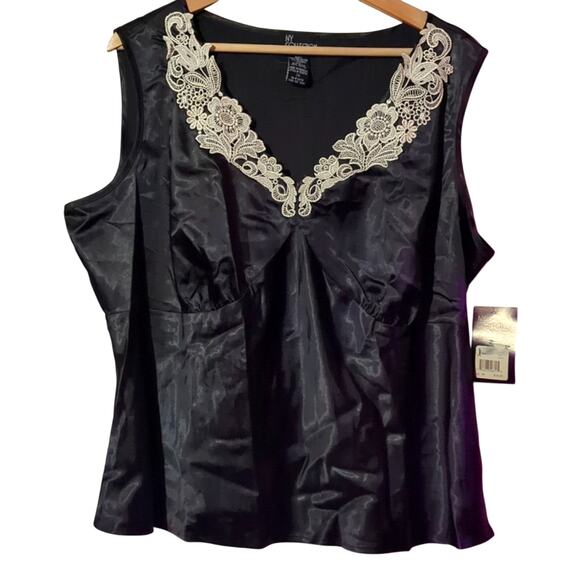 Shiny Black Tank Top with White Lace Collar - Size 2X 0055 - Picture 1 of 7
